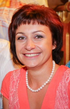 Елена Немчинова<br />
Ведущая торжеств<br />
<br />
Меня волнует большая загруженность дорог в районе переездов в часы пик. Из-за малой пропускаемости автомобилей между временем проезда поездов очень сложно предугадать, сколько времени простоишь, ожидая пока пересечешь эту «границу».