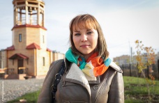 Ангелина Чекмарева<br />
Юрист<br />
<br />
Меня волнует проблема дорог в Пушкине, а именно переезд у станции Детское село. Там всегда очень большие пробки и заторы и очень плохое качество дорог.