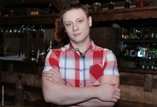 Василий Деркач<br />
Бармен<br />
<br />
Проблема в том, что в Царском селе плохо развита туристическая инфраструктура. Гостям нашего города показывают общедоступные достопримечательности, но незаслуженно остаются забытыми исторические памятники архитектуры прошлых столетий.