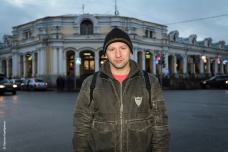 Андрей Копнин <br />
Житель Павловска<br />
<br />
Заброшенная воинская часть (на улице Обороны, в Павловске) напротив моих окон меня очень волнует. Во-первых, надоело смотреть каждый день на то, как разрушаются дома, во-вторых, ну просто жаль — людям жить негде, а тут стоит, разрушается жилье.