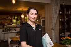 Олеся Ковалевская <br />
Официантка в кафе<br />
<br />
Сейчас очень большие пробки в Пушкине и, к сожалению, наши гости к нам очень долго добираются.