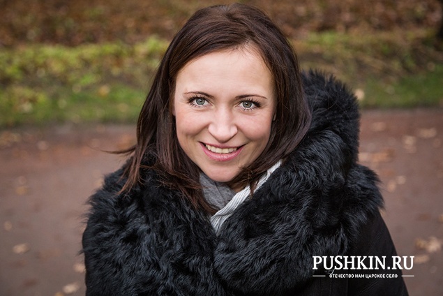 Оксана Романова<br />
Юрист<br />
<br />
Меня волнуют пробки, переезд. Построен огромный район Славянка, а нормальной дороги к нему нет.