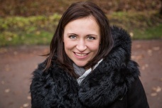 Оксана Романова<br />
Юрист<br />
<br />
Меня волнуют пробки, переезд. Построен огромный район Славянка, а нормальной дороги к нему нет.