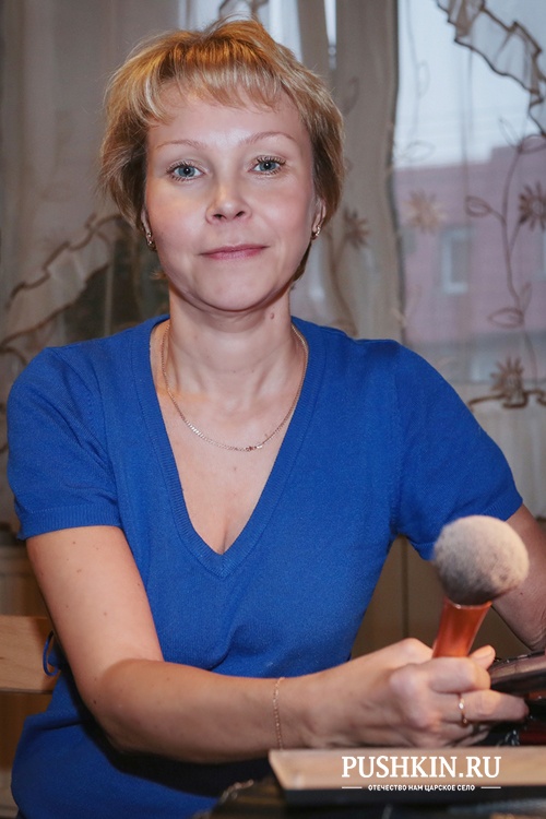 Елена Мацкевич-Ивлиева<br />
Визажист<br />
<br />
Меня волнует вопрос с перезагруженностью групп в детских садах, а также очень высокие цены на жильё.