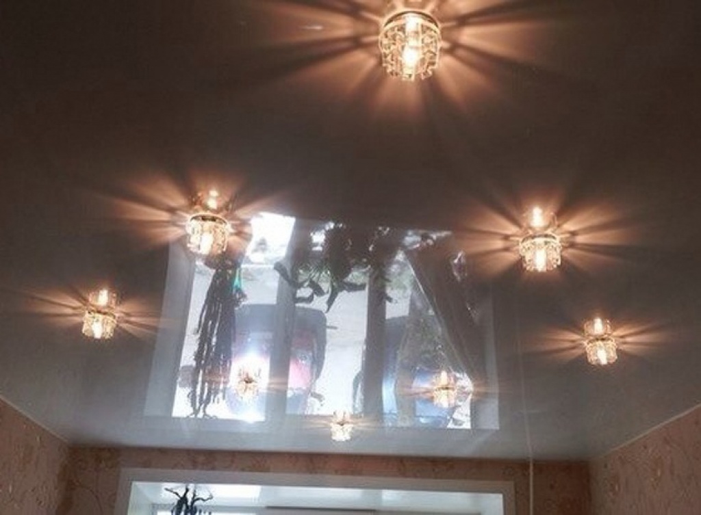 Натяжные потолки Vippotolki