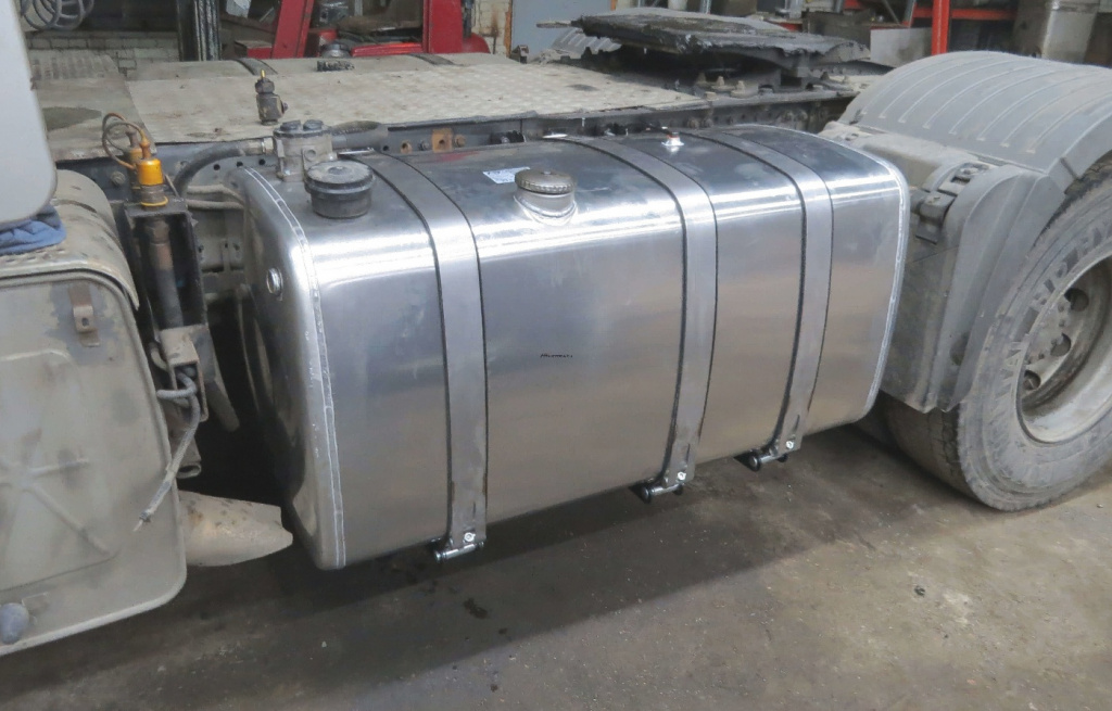 ООО "Автобаки"