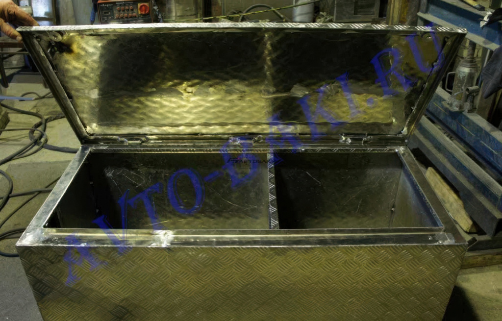 ООО "Автобаки"