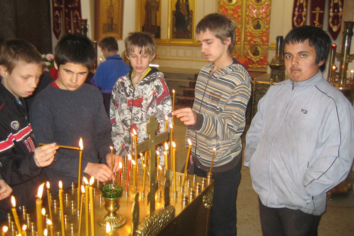 Зажигание свечей в Софийском соборе