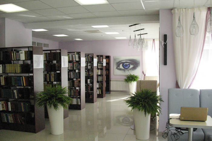 Помещение библиотеки в здании администрации