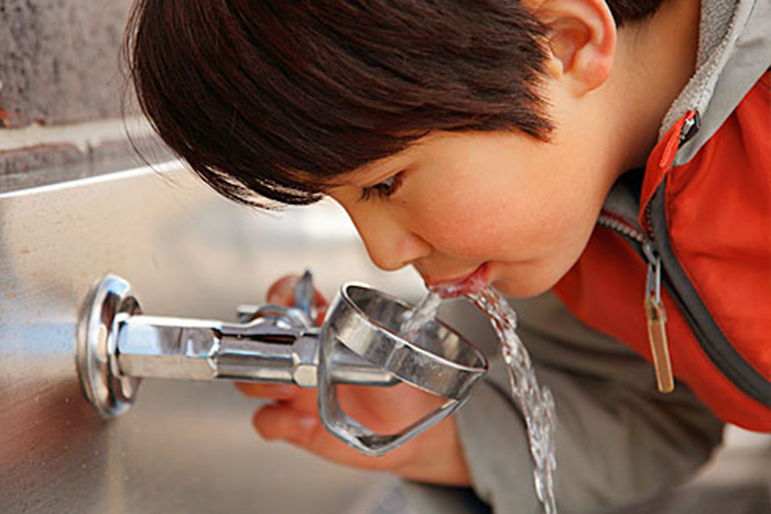 Санитарные службы Санкт-Петербурга и области усилят контроль за качеством питьевой воды