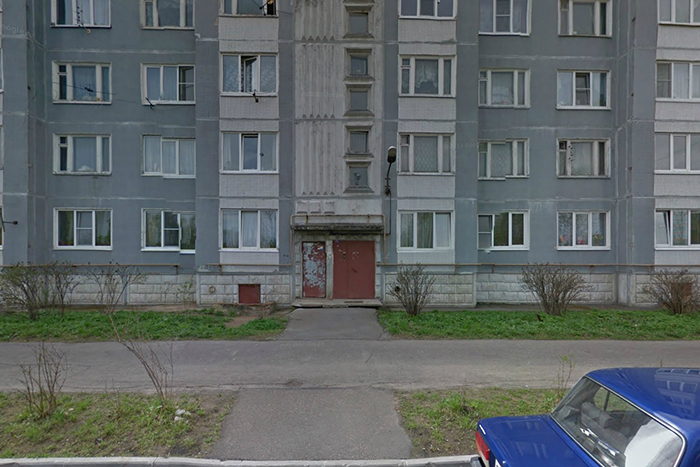 Нарушение закона в многоквартирном жилом доме в Павловске