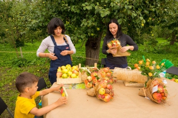 Семейный праздник «Яблочный полдень» в Царском Селе
